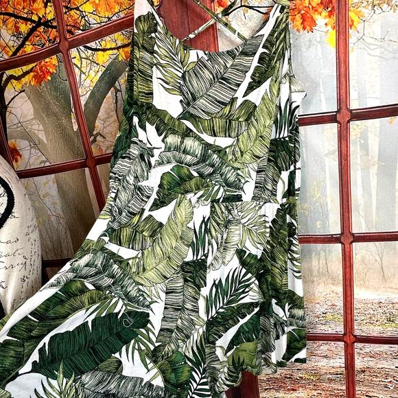H&M Shorts One Piece Divided Palm Leaf Print Romper - size L - Picture 7 of 15